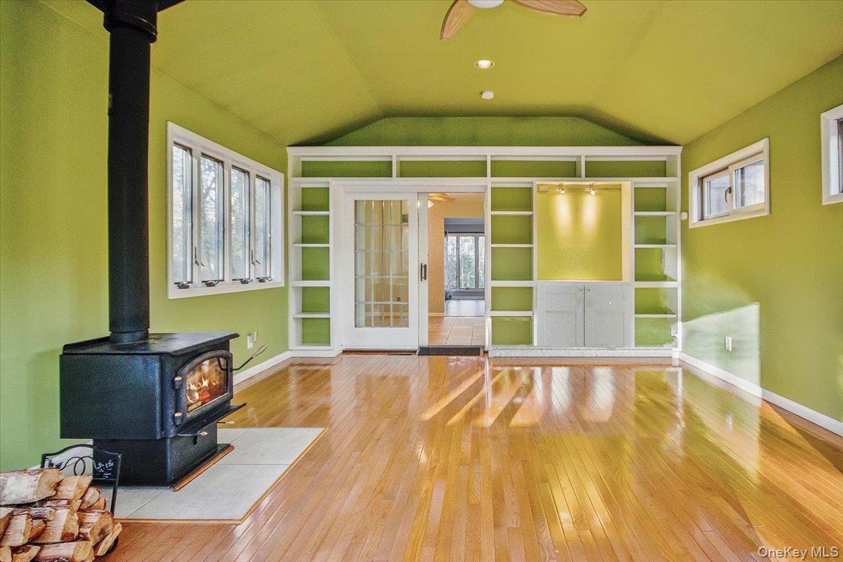 Marlboro, New York 12542, United States, 3 Bedrooms Bedrooms, ,2 BathroomsBathrooms,Residential,Active,239334