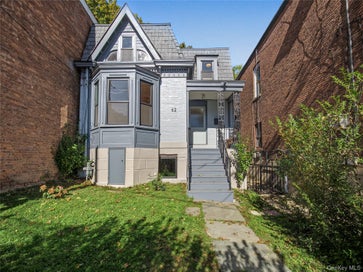 62 Benkard Avenue Newburgh NY 12550