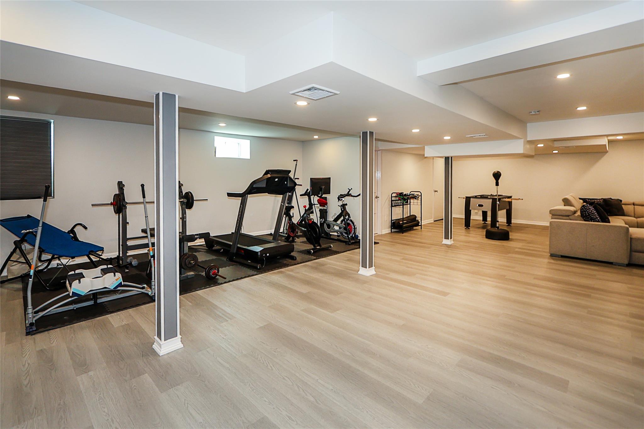 1660 Bridge Street, Merrick, New York image 32