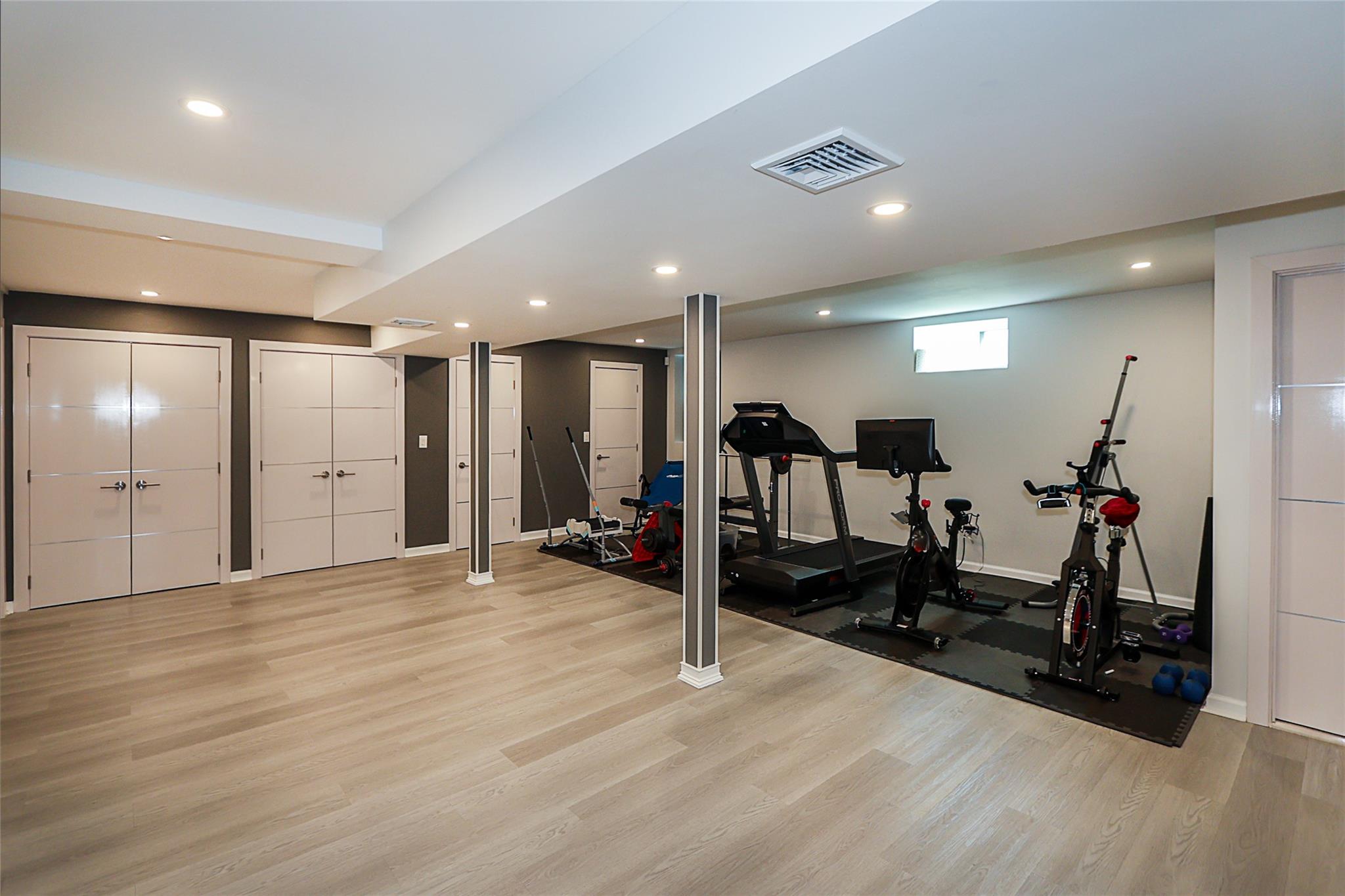 1660 Bridge Street, Merrick, New York image 33
