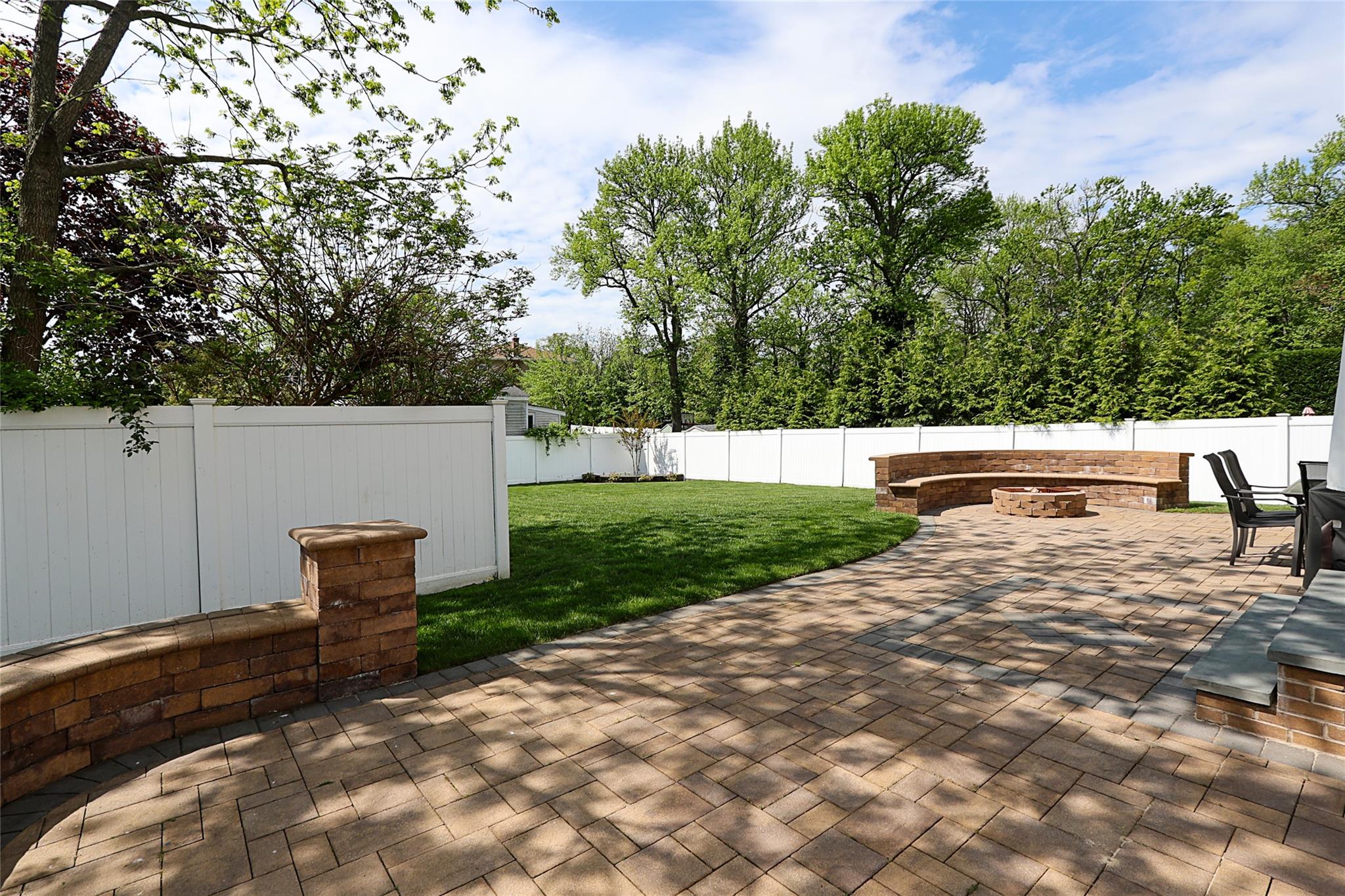 1660 Bridge Street, Merrick, New York image 37