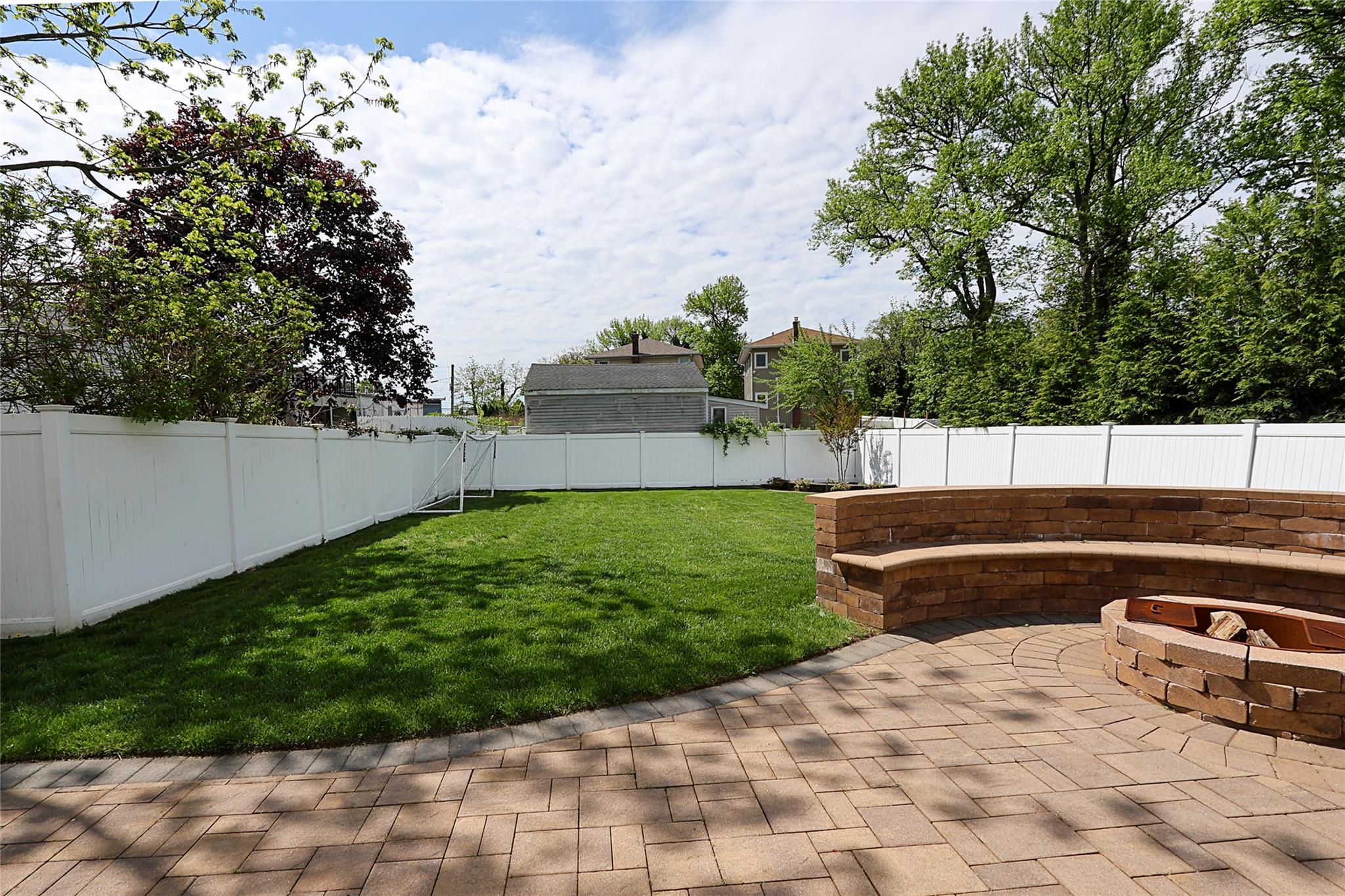 1660 Bridge Street, Merrick, New York image 36