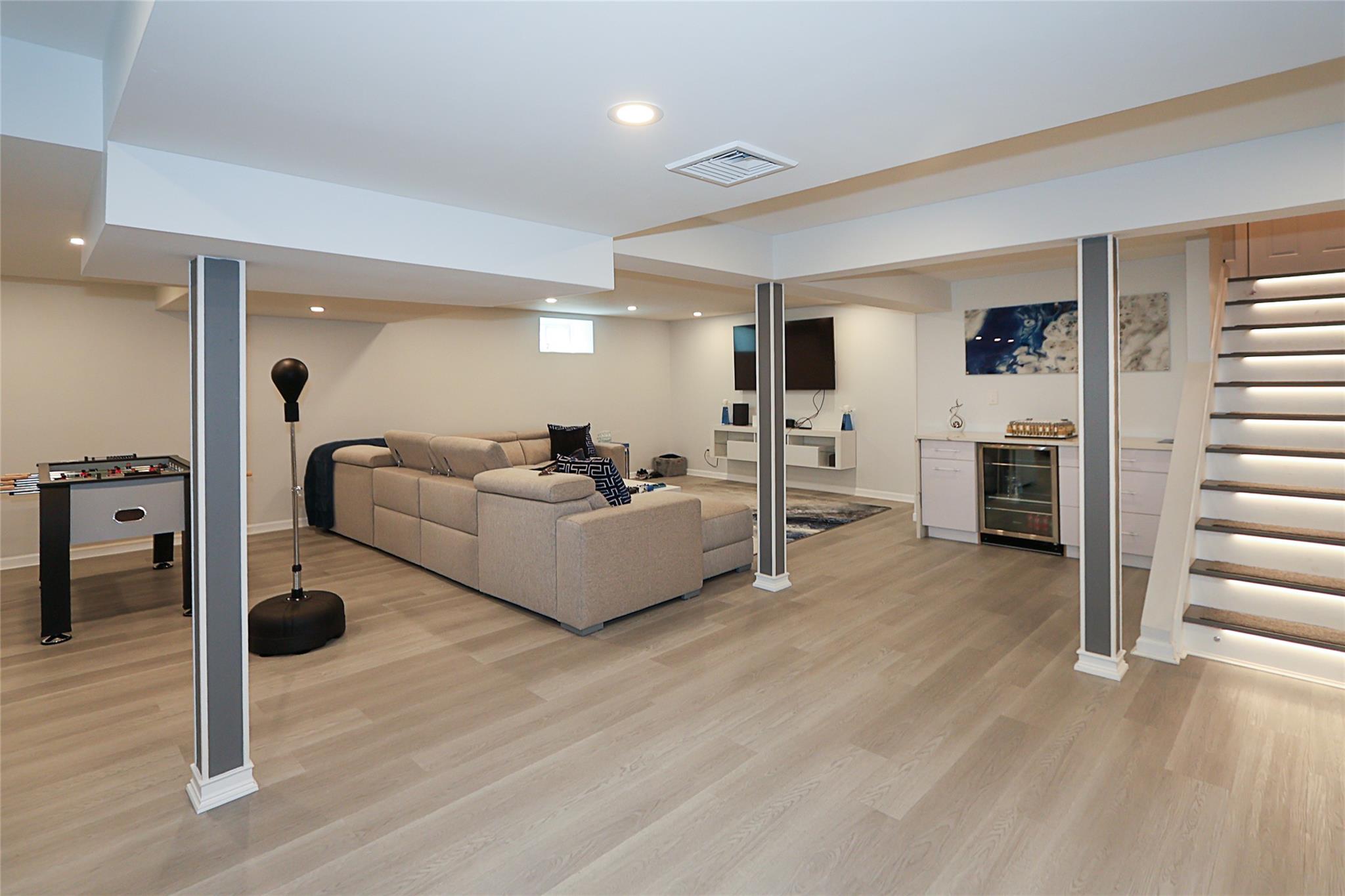 1660 Bridge Street, Merrick, New York image 31