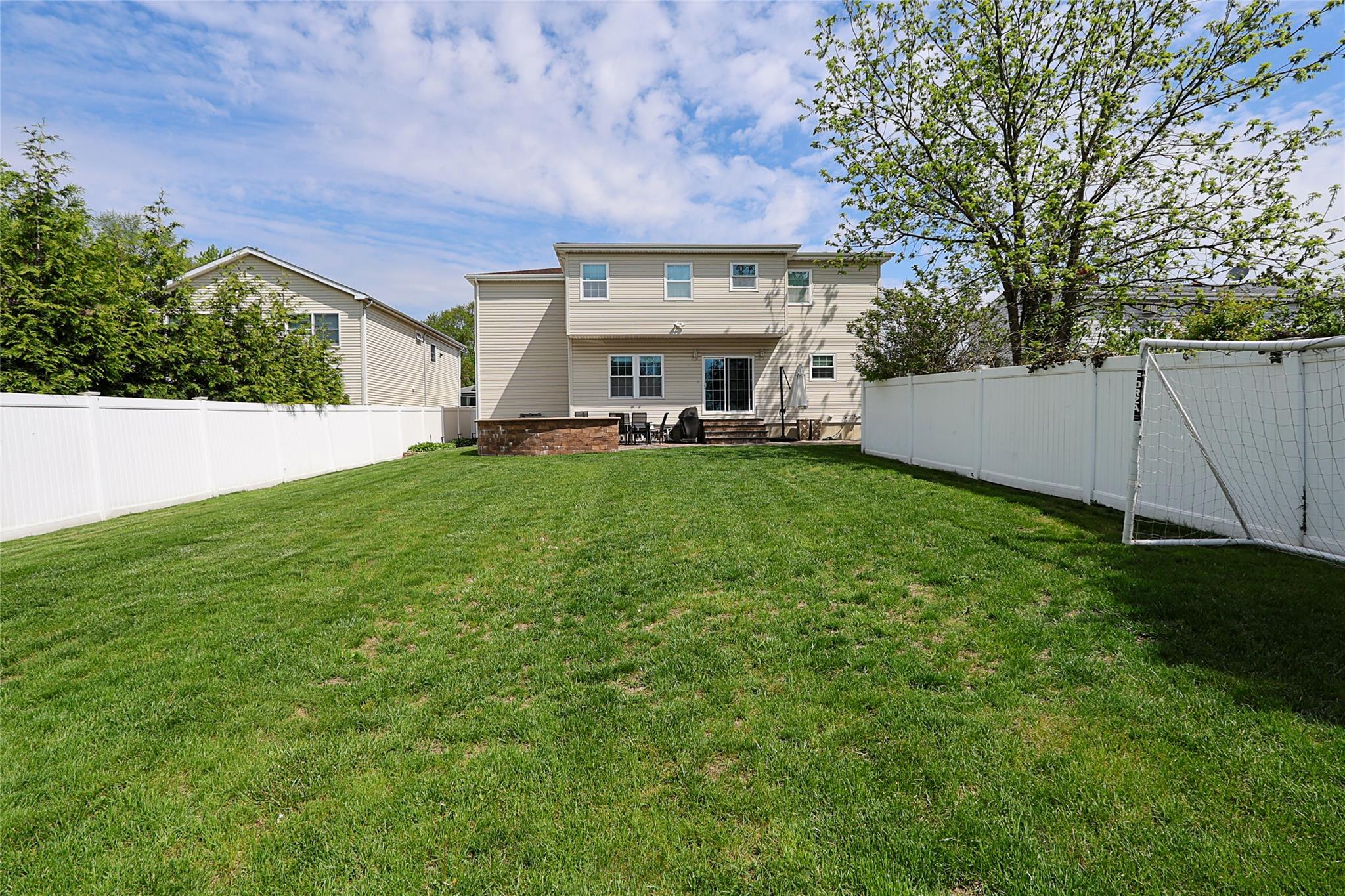 1660 Bridge Street, Merrick, New York image 39