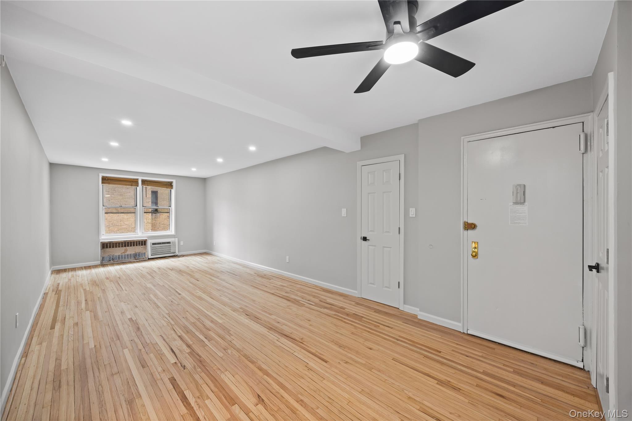 6535 Broadway 2A