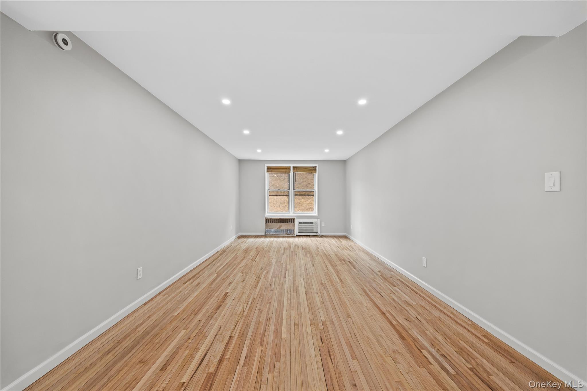 6535 Broadway 2A