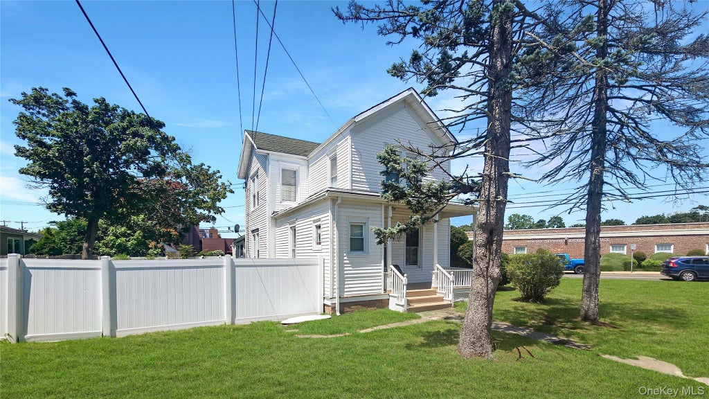 Photo of 76 Oak Street, Patchogue, NY 11772 (MLS # 1036234)