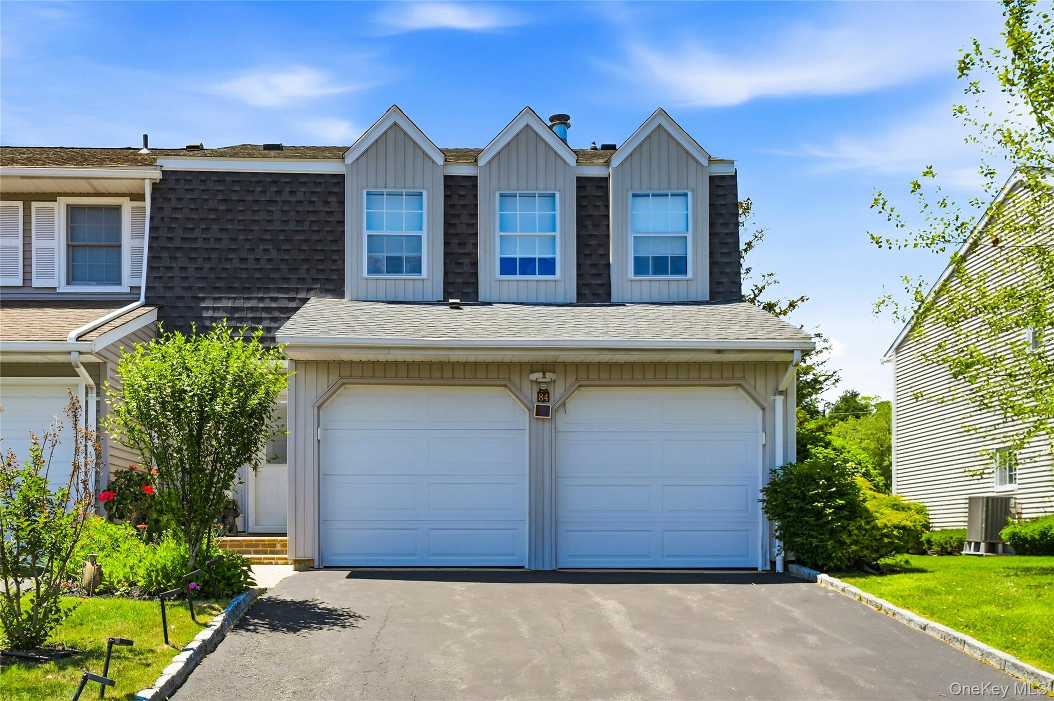 84 Woodlake Drive W