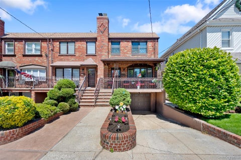 Homes For Sale - 69-91 Caldwell Avenue<br/> Queens County, Maspeth, NY 11378