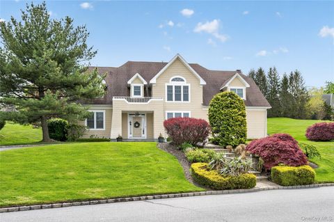 Homes For Sale - 62 Pembroke Drive<br/> Glen Cove, NY 11542