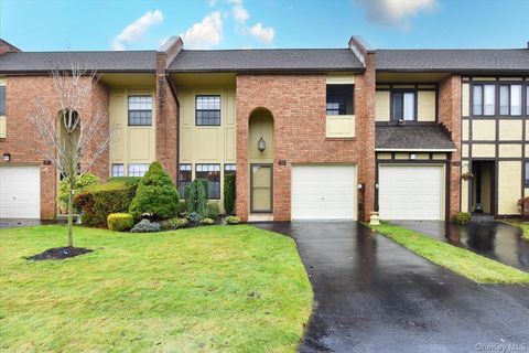 10 Southgate Circle Massapequa Park NY 11762