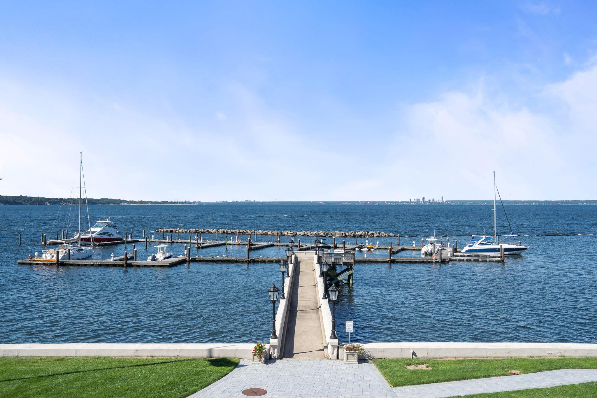 48 Pembroke Drive, Glen Cove, New York image 5