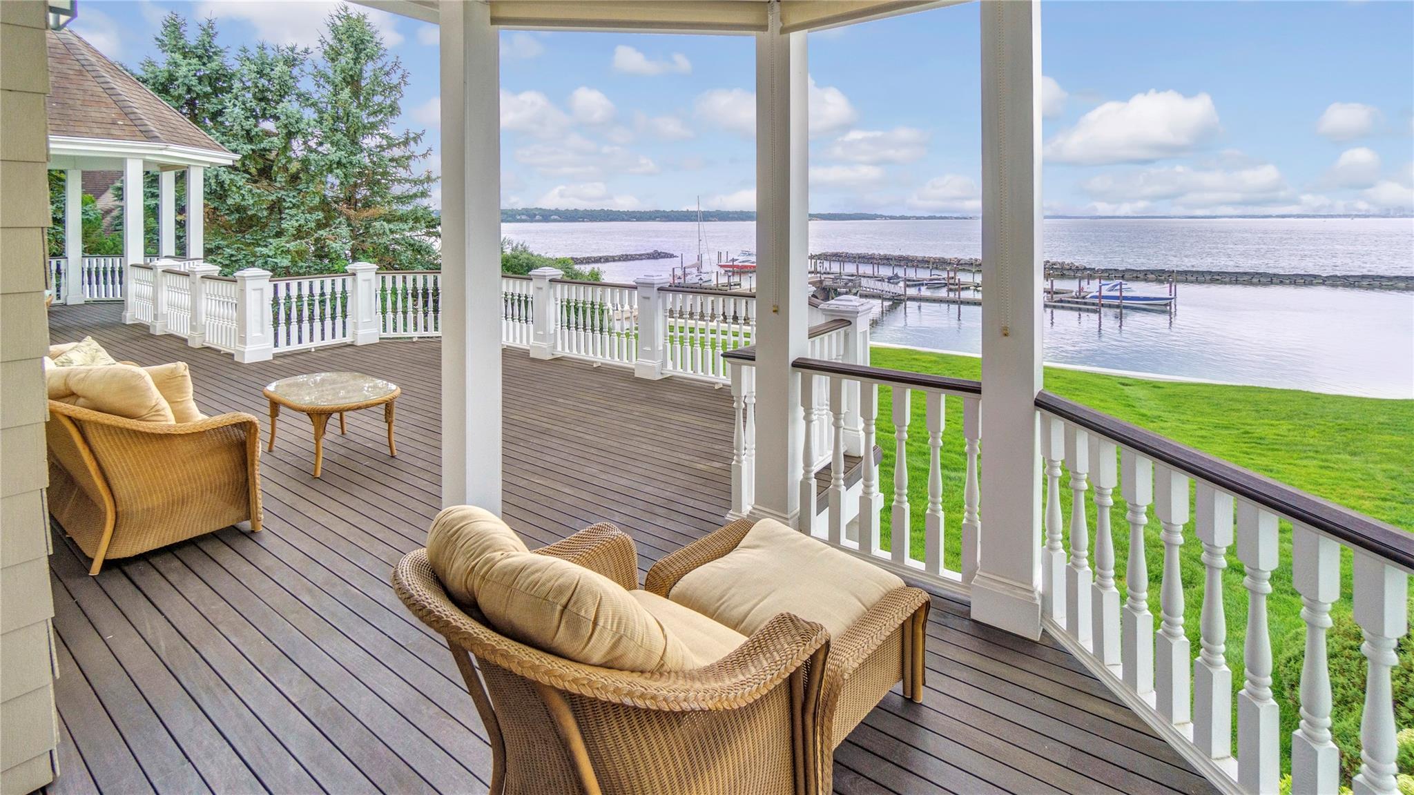 48 Pembroke Drive, Glen Cove, New York image 4