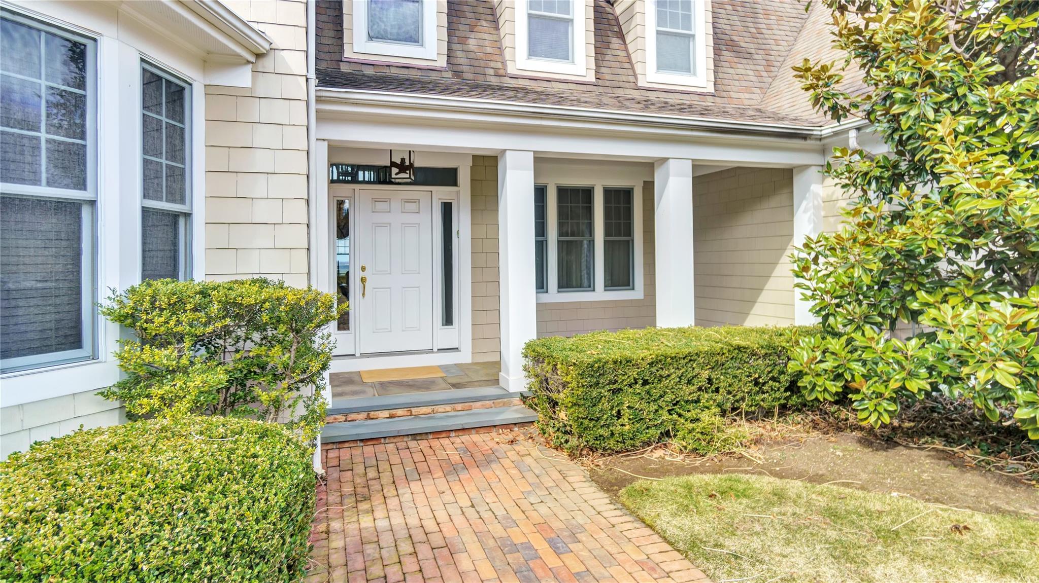 48 Pembroke Drive, Glen Cove, New York image 3