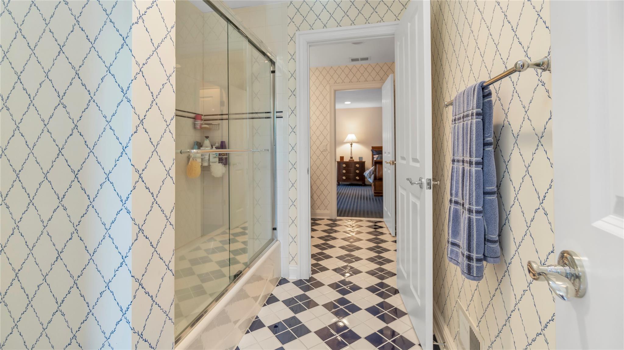 48 Pembroke Drive, Glen Cove, New York image 34