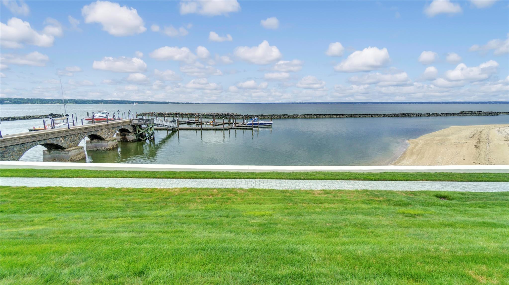 48 Pembroke Drive, Glen Cove, New York image 37