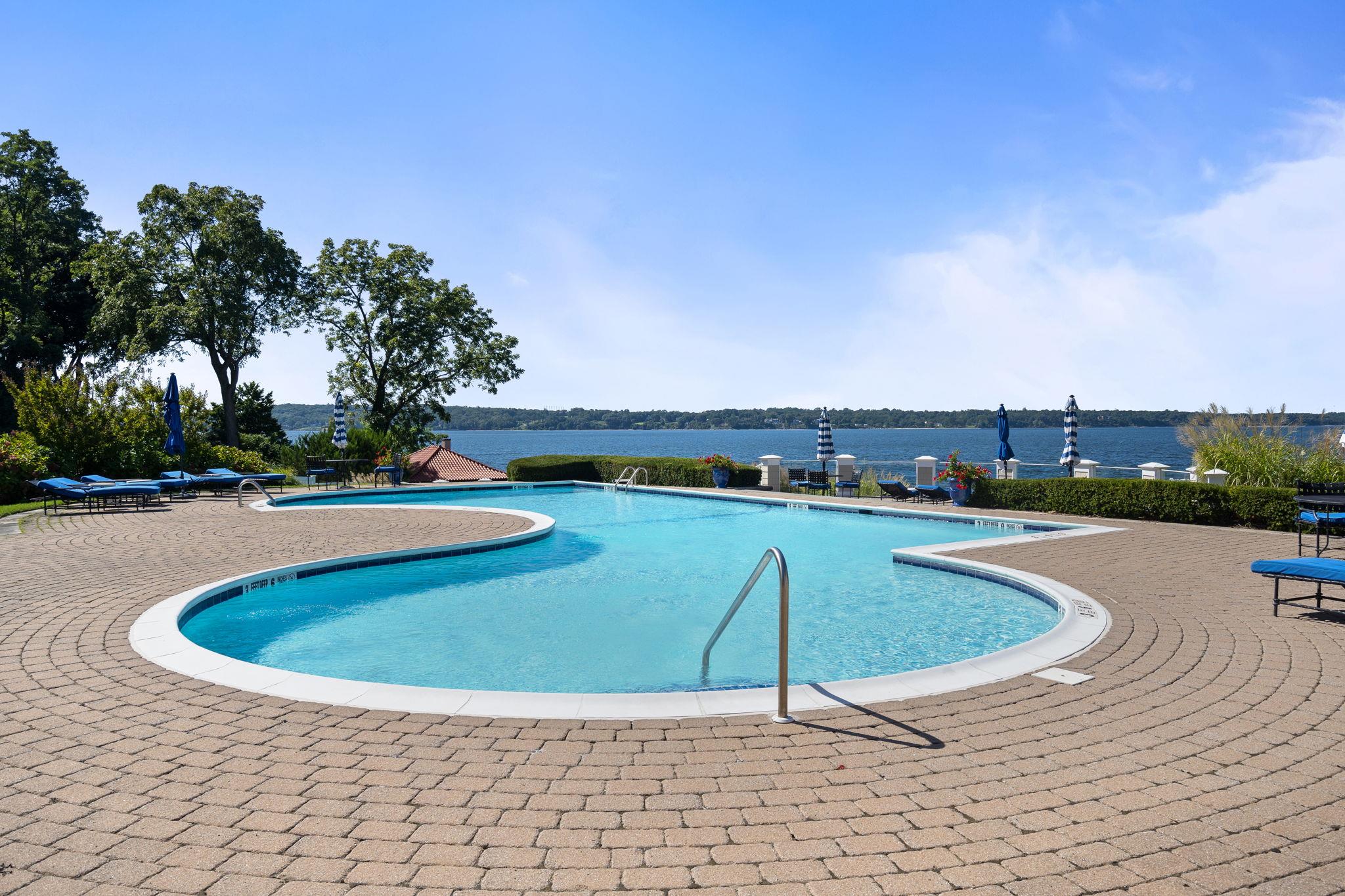 48 Pembroke Drive, Glen Cove, New York image 43