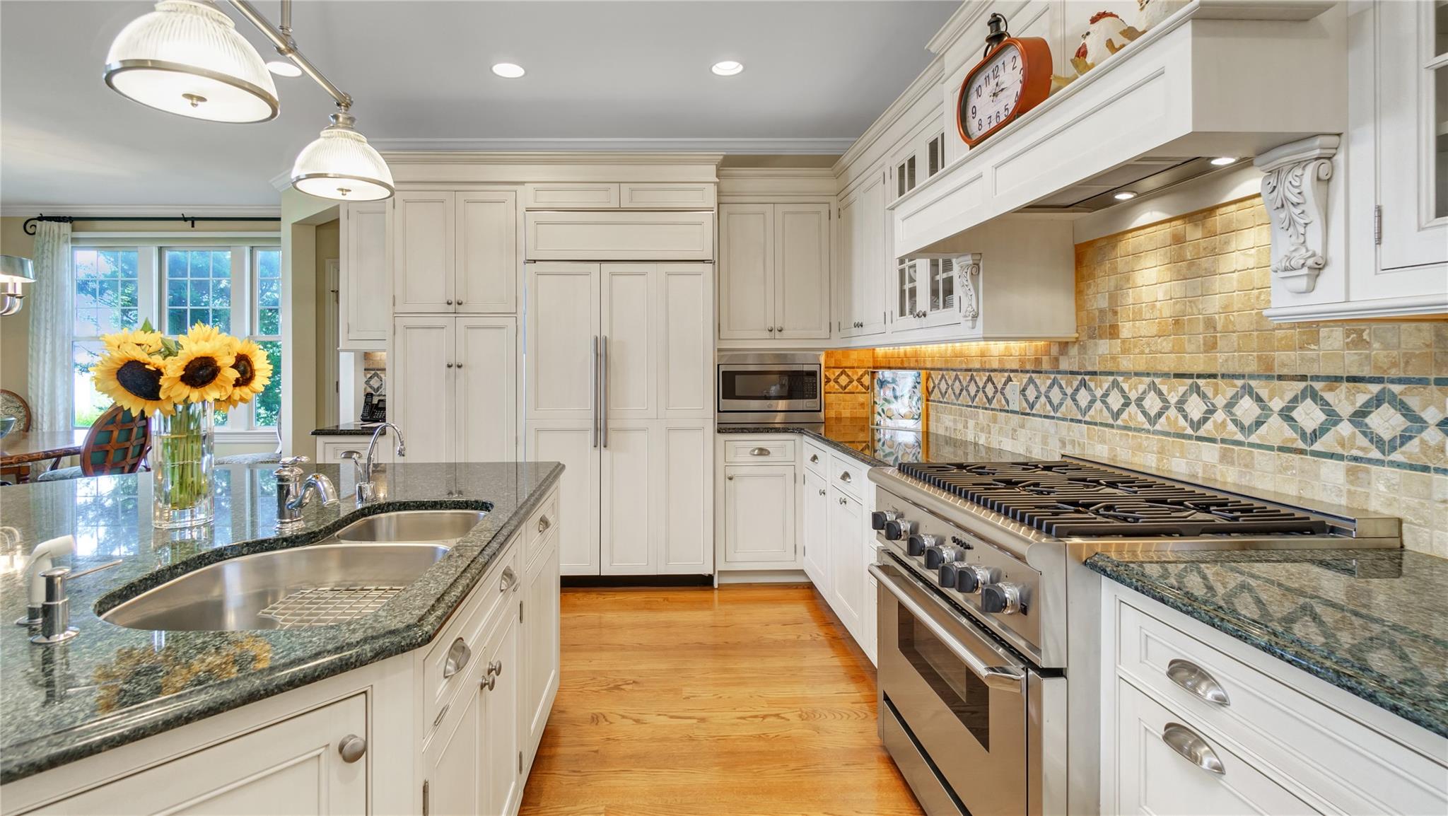 48 Pembroke Drive, Glen Cove, New York image 13