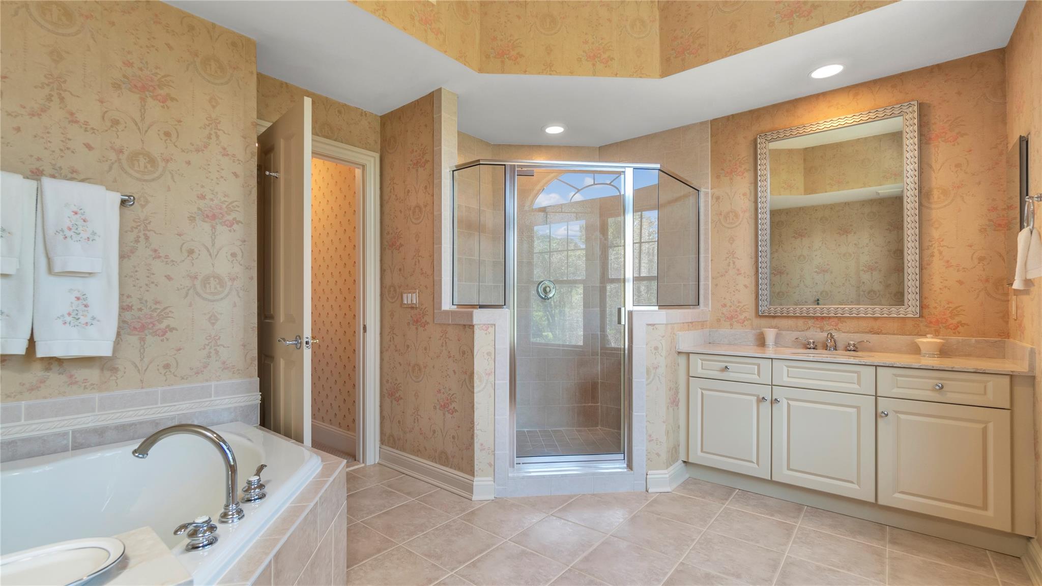 48 Pembroke Drive, Glen Cove, New York image 30