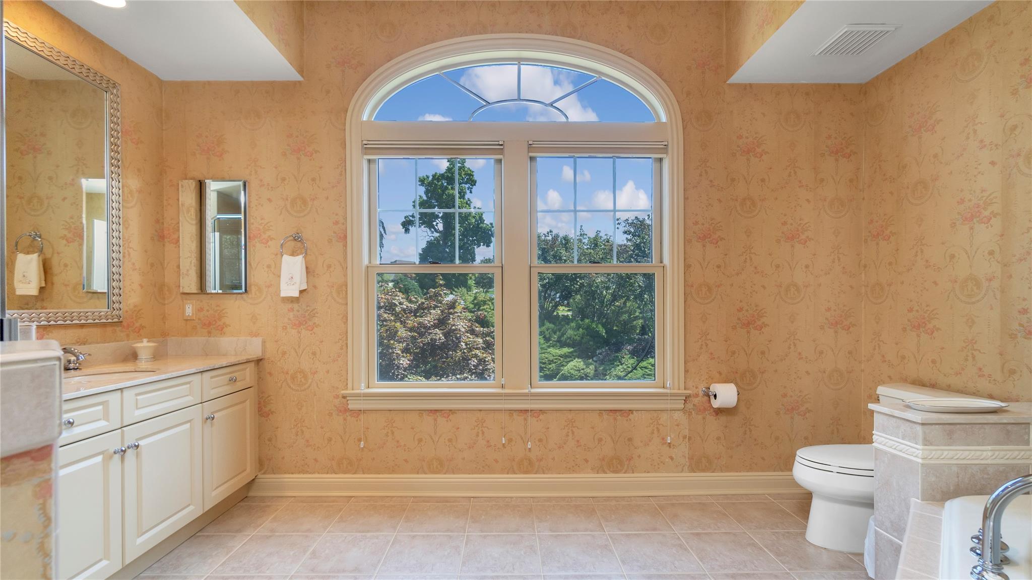 48 Pembroke Drive, Glen Cove, New York image 31