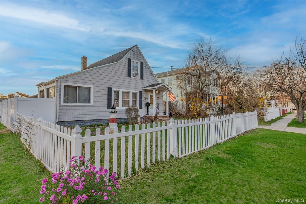 Photo of 708 Prospect Place, Bellmore, NY 11710 (MLS # 987728)