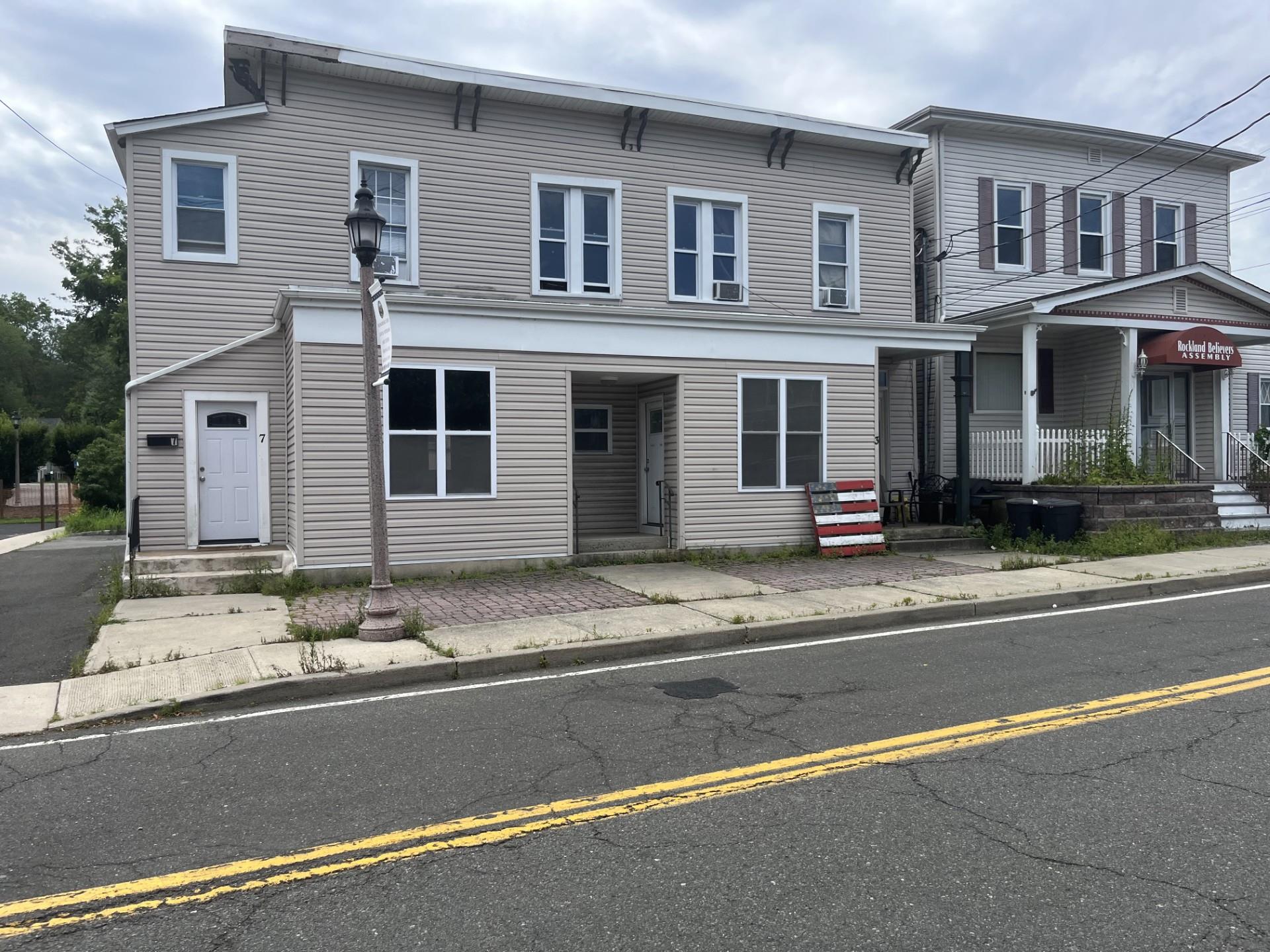 3-7 Old Lake Road