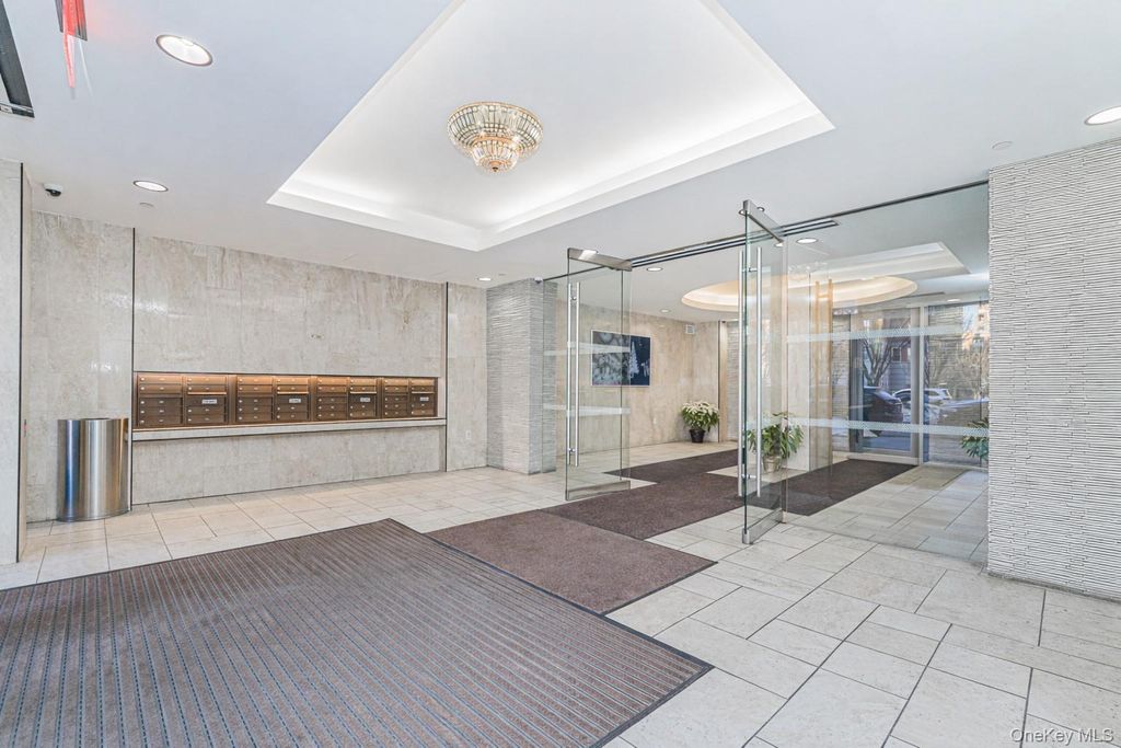 Photo of 50 Oceana Drive W #3D, Brooklyn, NY 11235 (MLS # 961349)