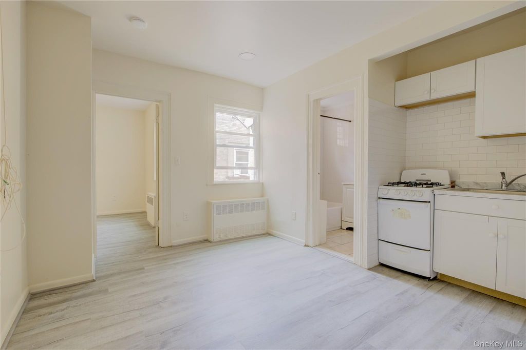 Photo of 51 Georgia Ave #10, Long Beach, NY 11561 (MLS # 951856)