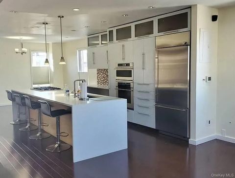 14944 15th Drive Whitestone NY 11357