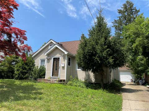 Homes For Rent - 6 Dawes Avenue<br/> Syosset, NY 11791