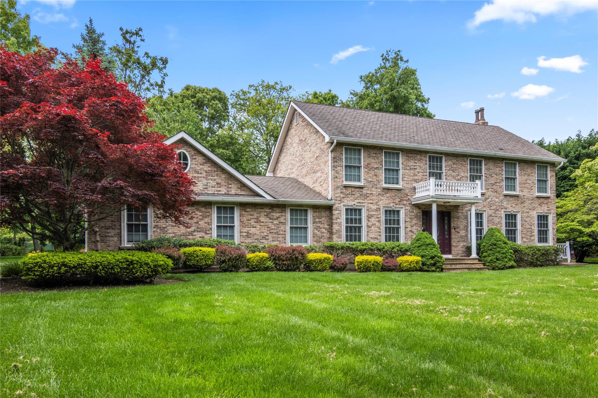 Fairway Drive, Port Jefferson, Hamptons, NY - 5 Bedrooms  
4 Bathrooms - 