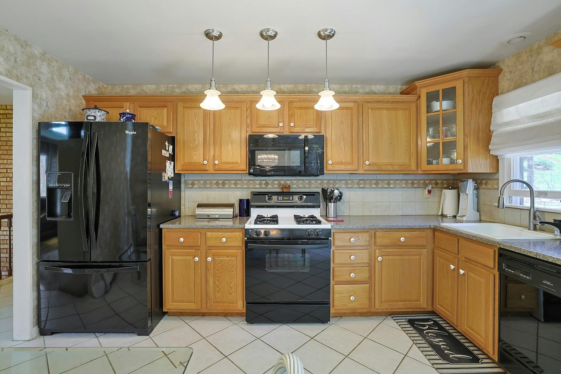 2 Aura Drive, Valley Cottage, New York image 11