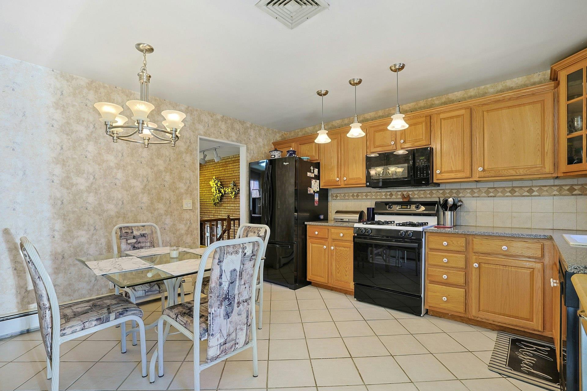 2 Aura Drive, Valley Cottage, New York image 12