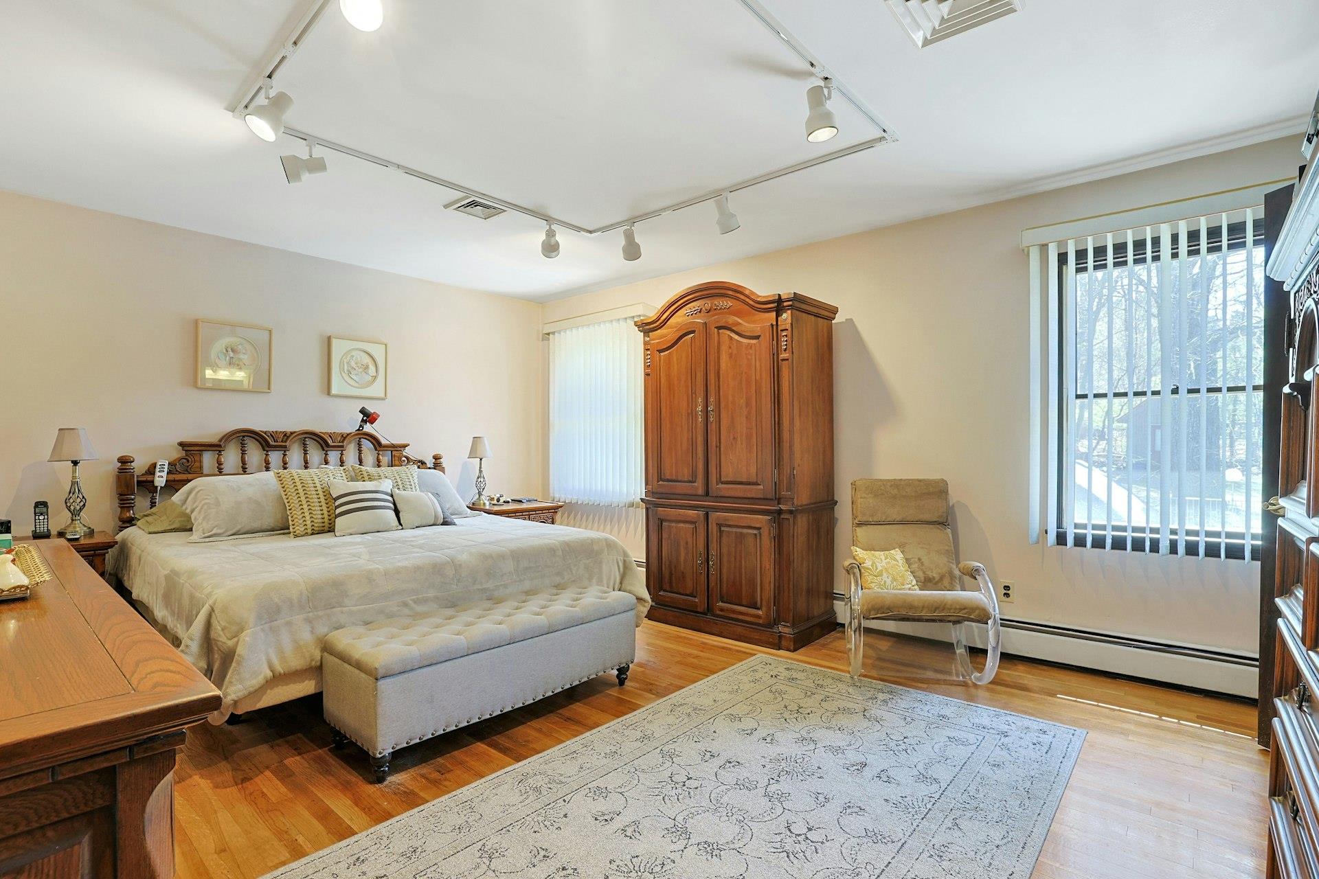 2 Aura Drive, Valley Cottage, New York image 14