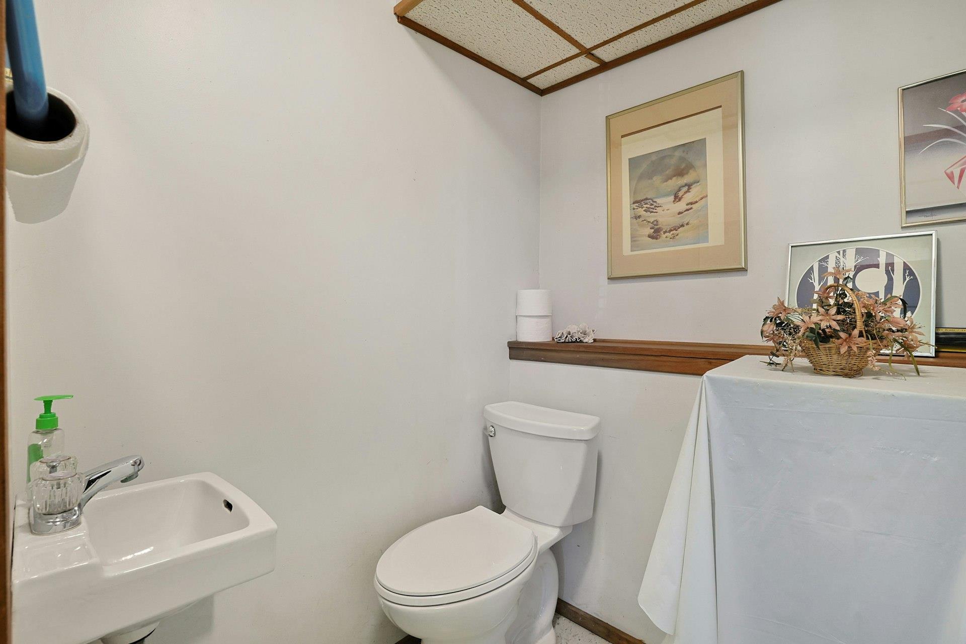 2 Aura Drive, Valley Cottage, New York image 29