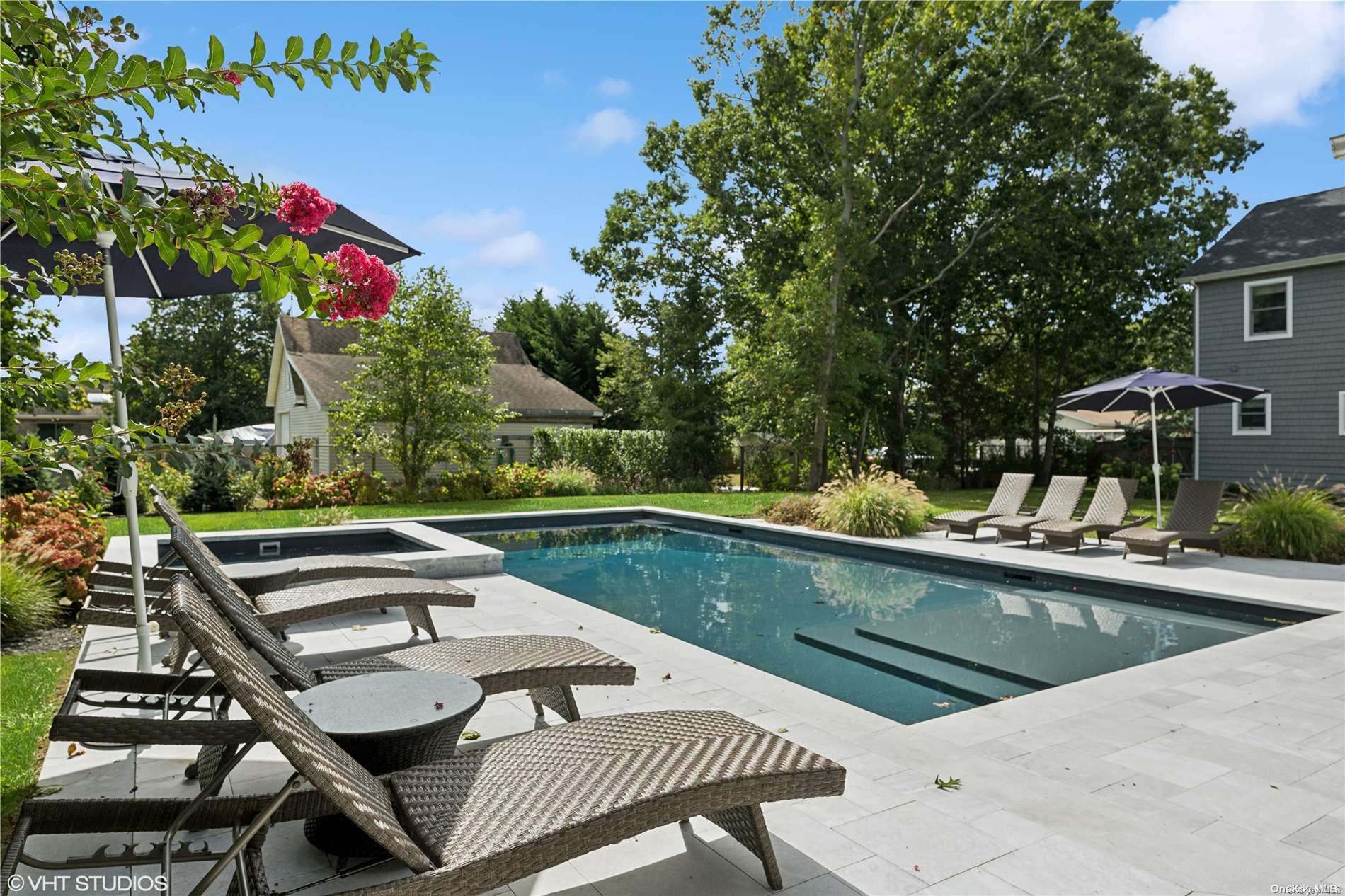 Corey Creek Lane, Southold, Hamptons, NY - 3 Bedrooms  
3.5 Bathrooms - 