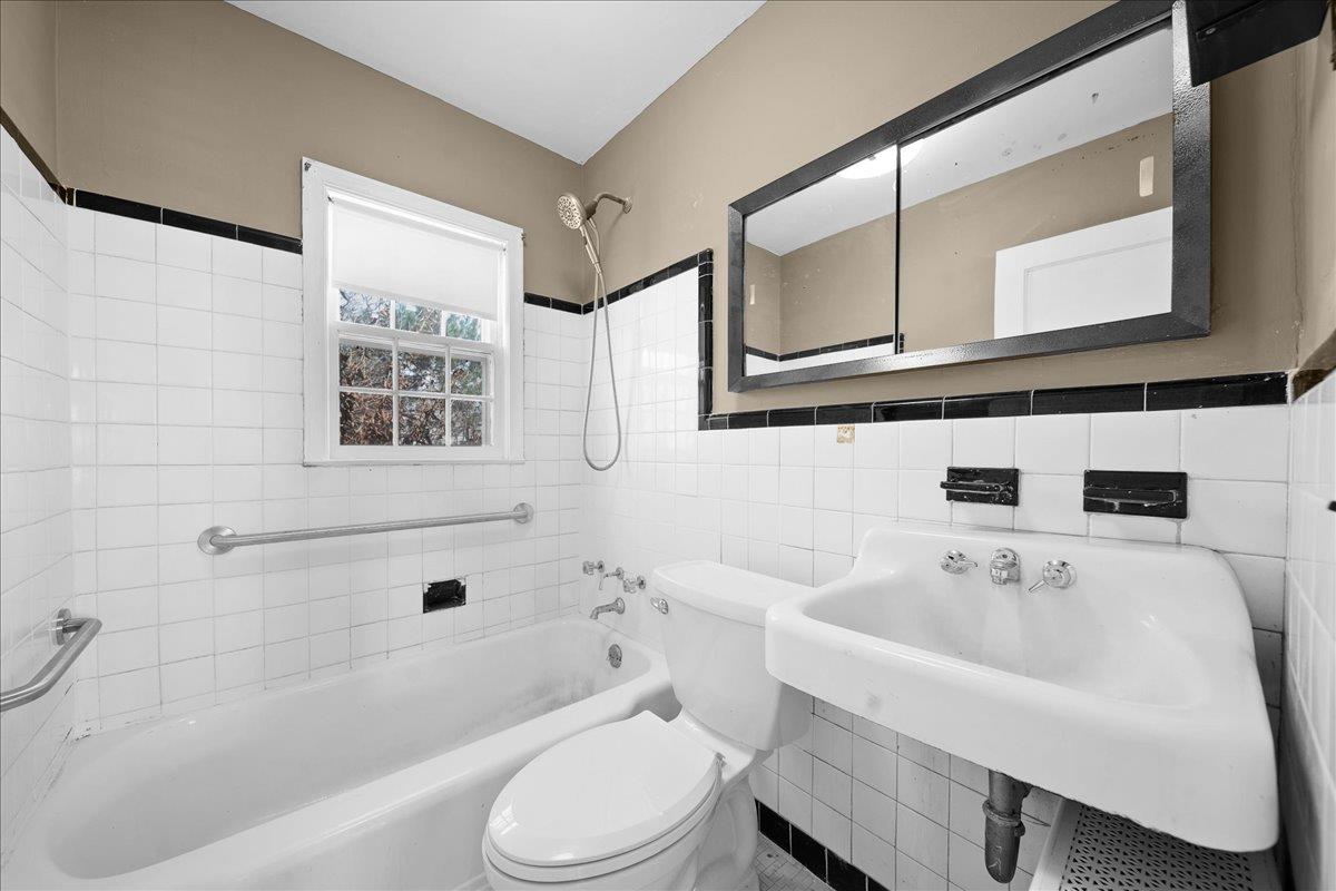 51 Michigan Avenue, Massapequa, New York image 9