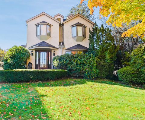 48 Grand Boulevard Scarsdale NY 10583