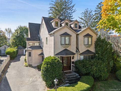 Photo of 48 Grand Boulevard, Scarsdale, NY 10583 (MLS # 926831)