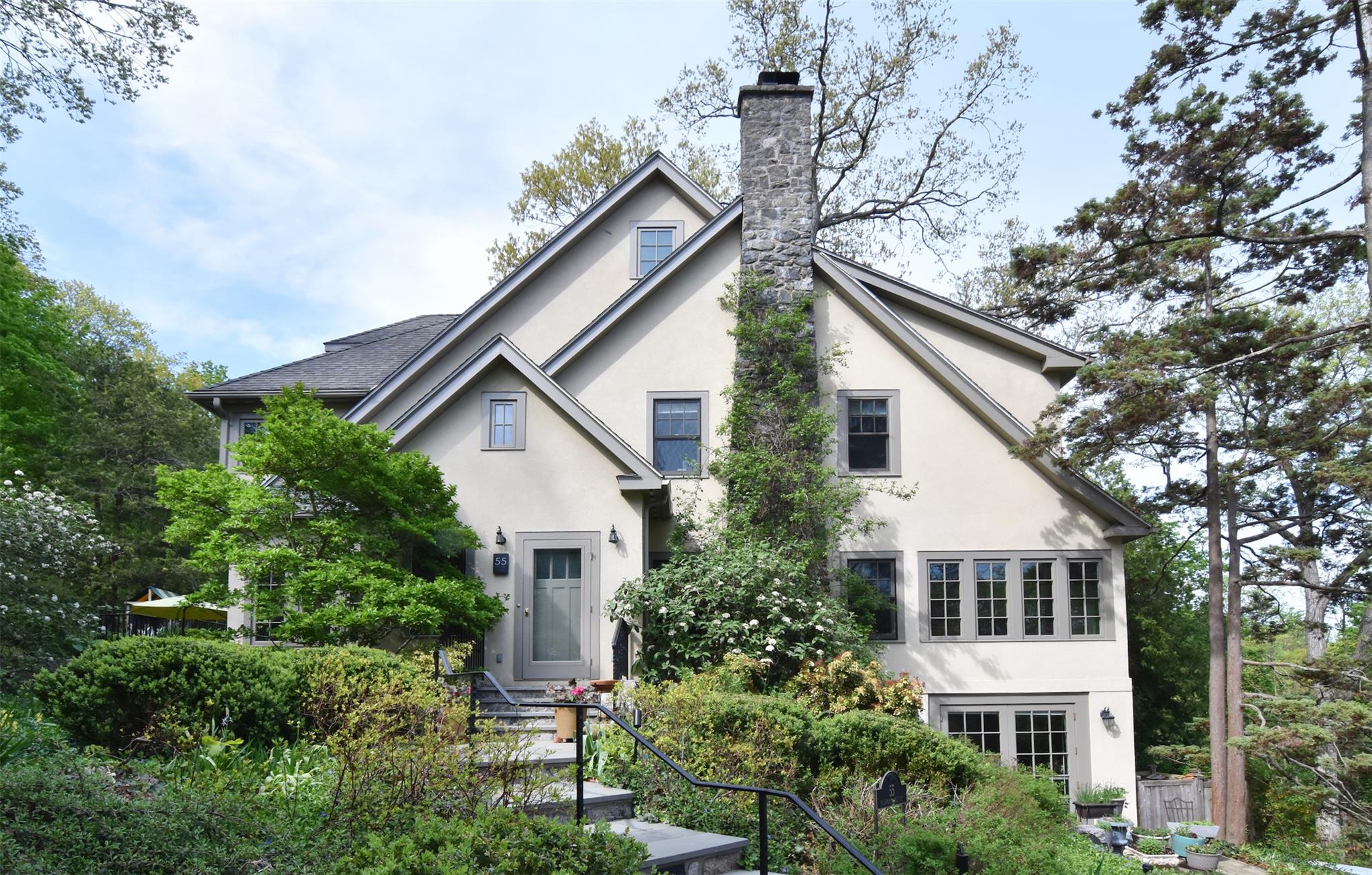 Fairmont Avenue, Hastings-On-Hudson, New York - 5 Bedrooms  
5 Bathrooms  
10 Rooms - 
