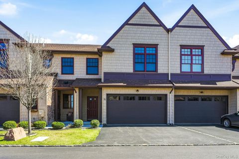 Condo For Sale - 75 Jims Trail #75<br/> Bayport, NY 11705