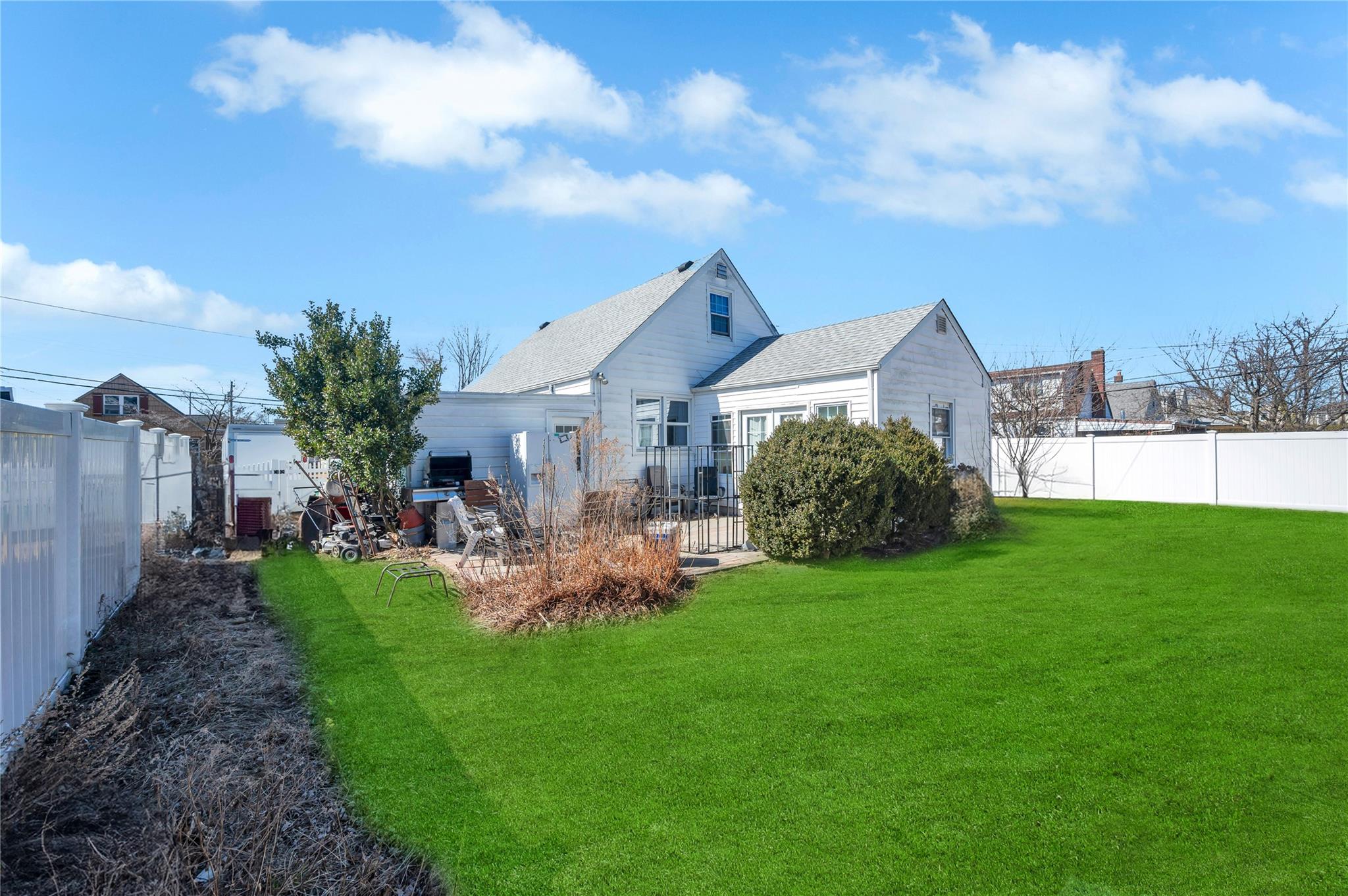 12 Schiller Street, Hicksville, New York image 3