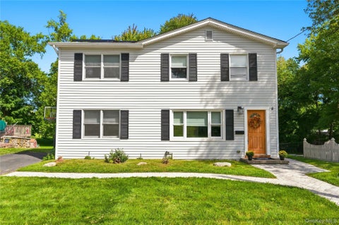 Photo of 8 Loran Court, Nanuet, NY 10954 (MLS # 1044629)