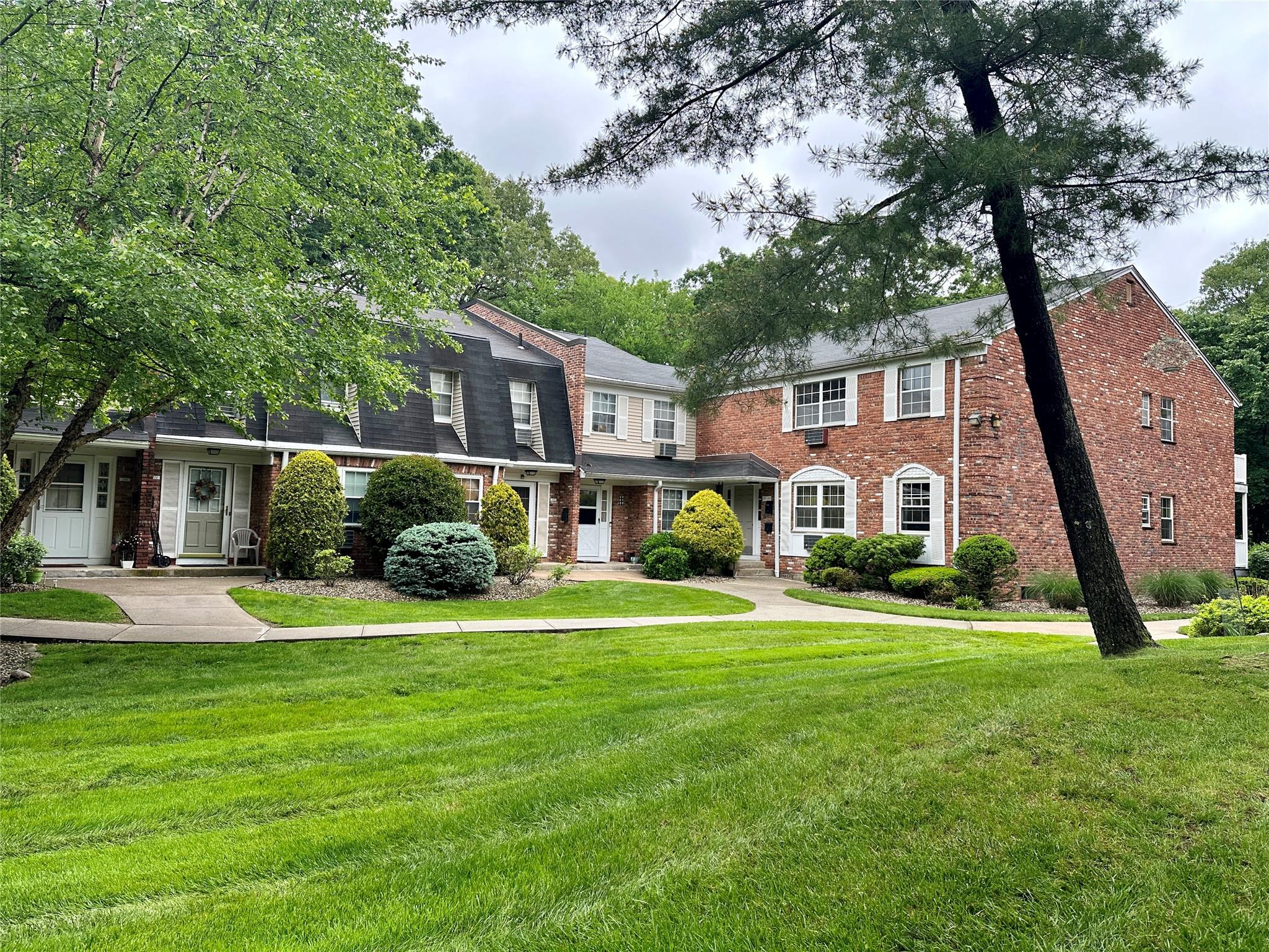 202 Doxbury Lane, Suffern, New York image 27
