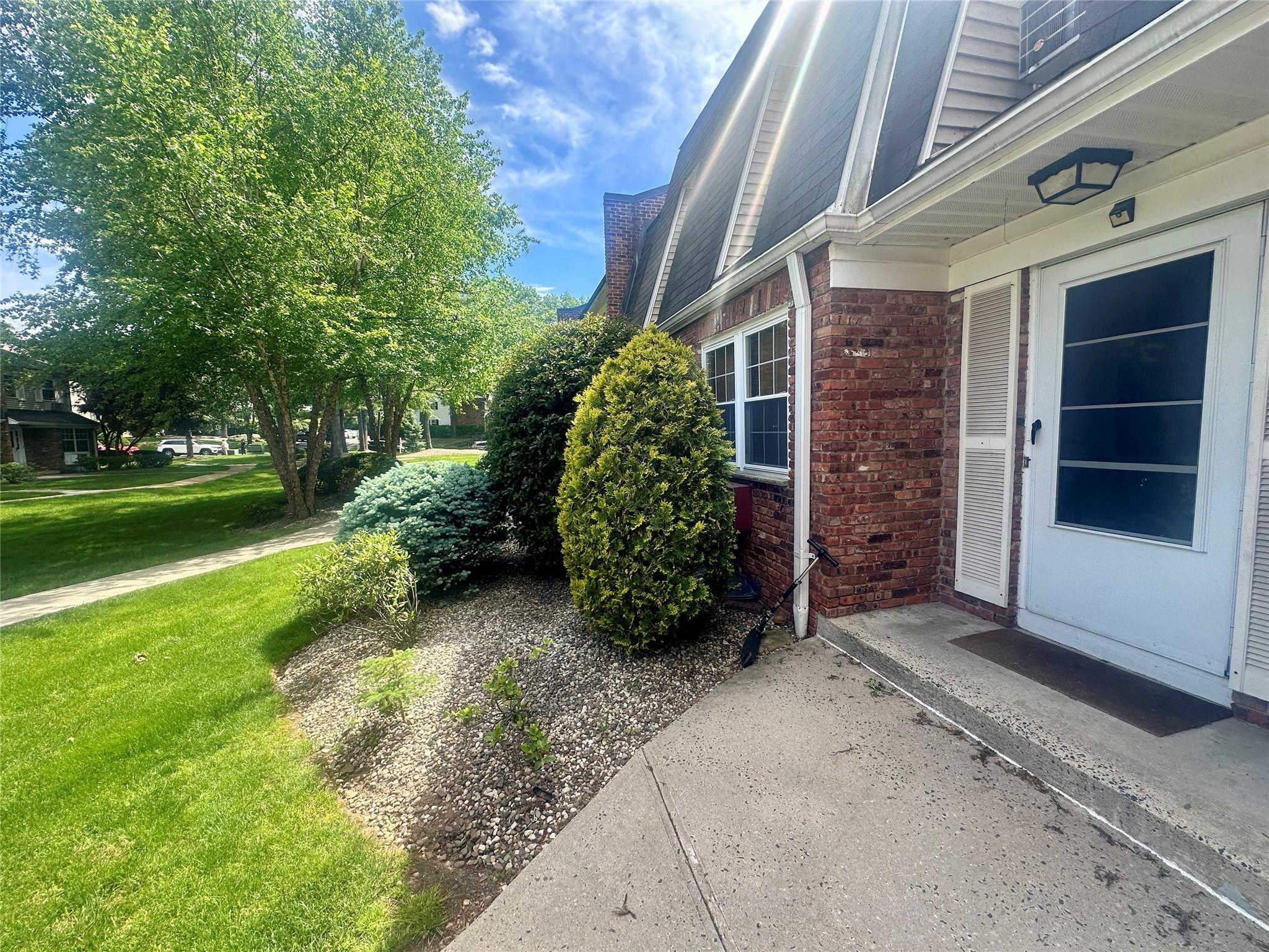 202 Doxbury Lane, Suffern, New York image 28