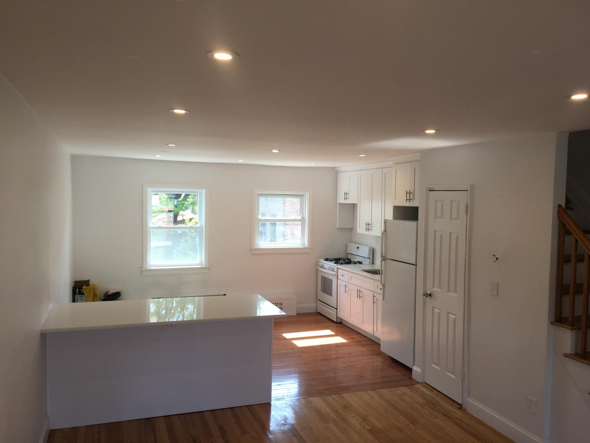 Paulding Avenue, Bronx, New York - 2 Bedrooms  
1 Bathrooms  
4 Rooms - 