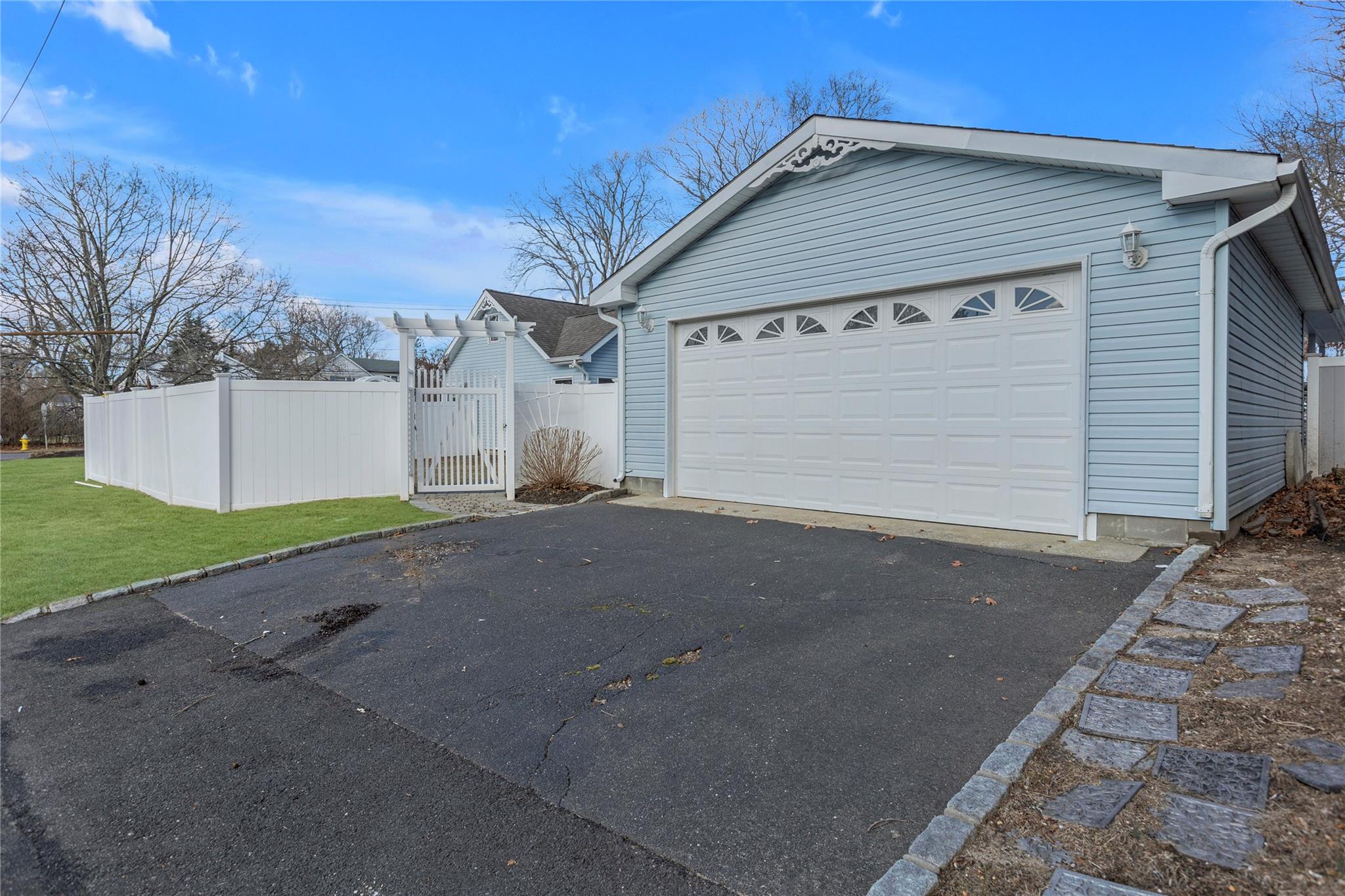 62 Eatondale Avenue, Blue Point, New York image 7