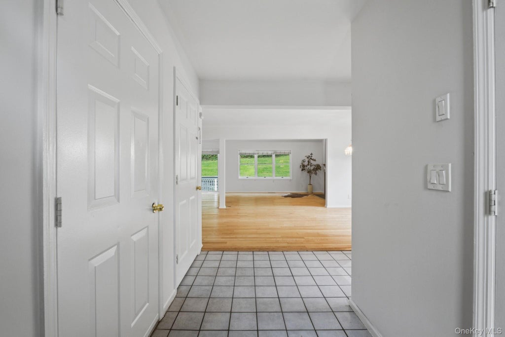 Photo of 1452 Iroquois Street, Shrub Oak, NY 10588 (MLS # 1054173)