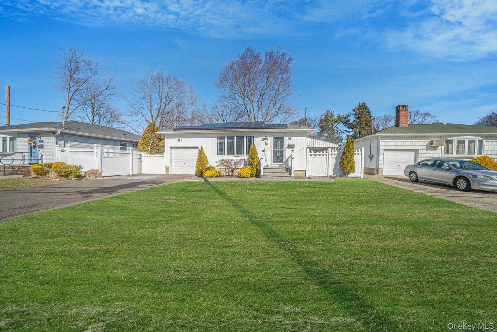 Photo of 23 Pearsall Place, Deer Park, NY 11729 (MLS # 969849)