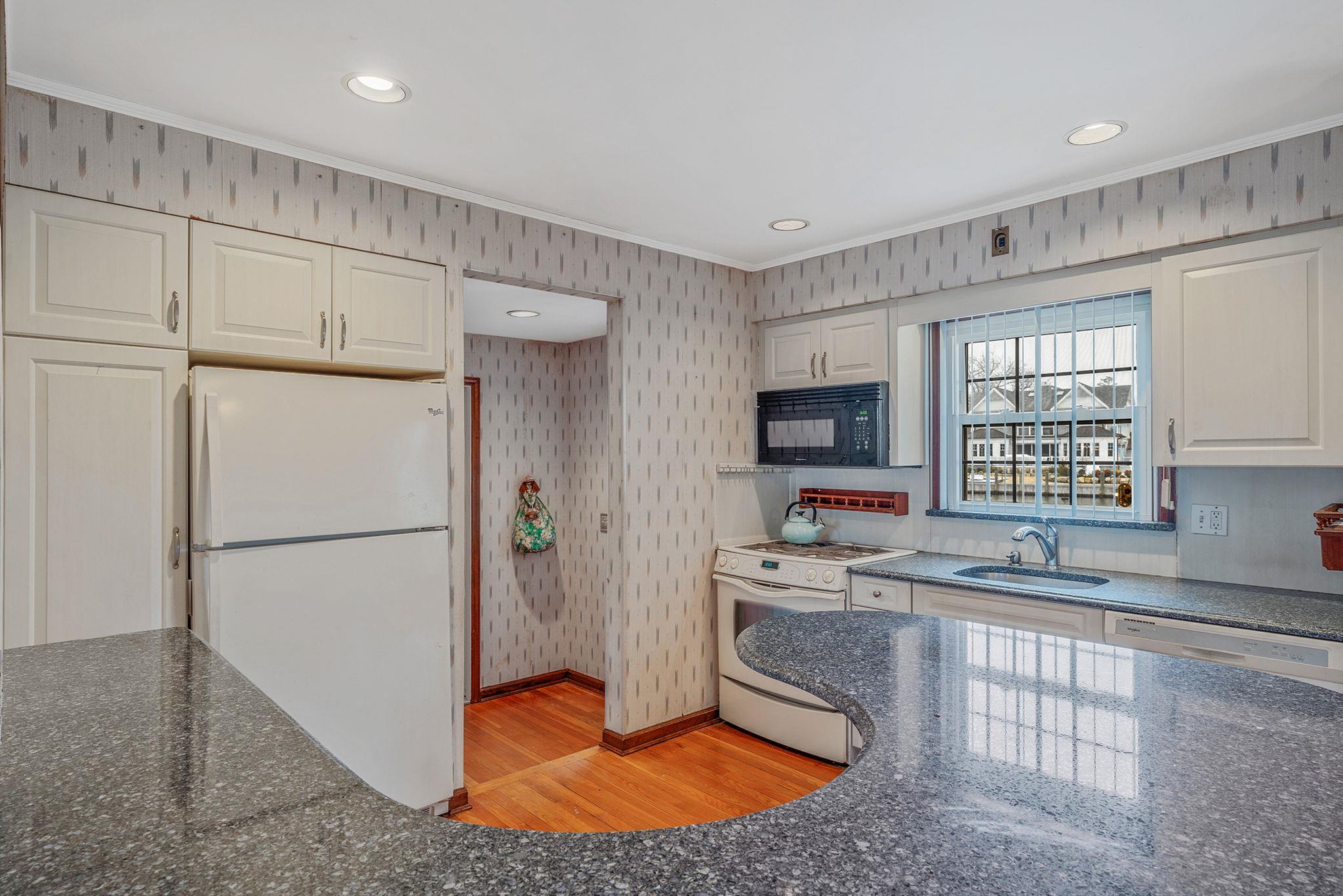 97 West Lane, Sayville, New York image 12